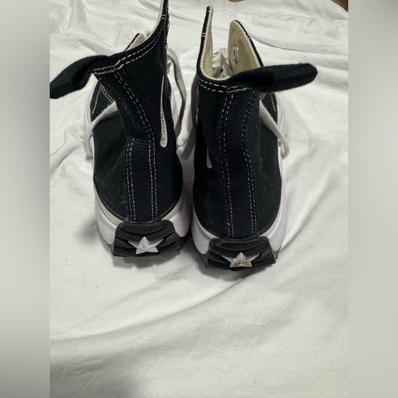 Converse Run Hike Platform - Picture 2 of 3